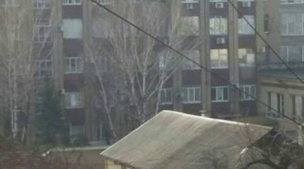 В Донецке здание Минобороны обстреляли из гранатомета