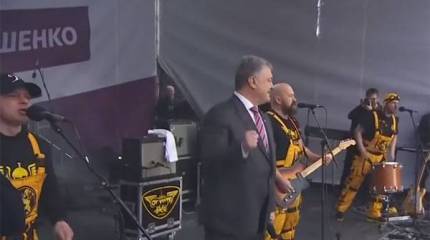 На Украине заявили, что Порошенко метит в премьеры