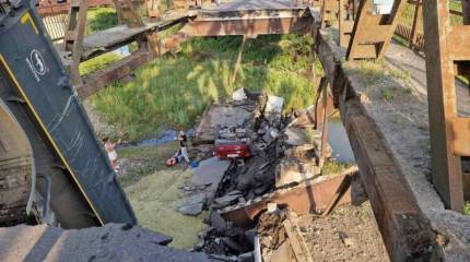 В Закарпатской области Украины обрушился пролёт моста, используемого в том числе для военных перевозок