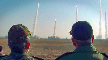 Бить или не бить: в мировой прессе обсуждают возможный ответ Тегерана на сегодняшнюю атаку Израиля по Ирану