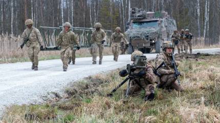 Британские и французские военные отрабатывают бои в 100 км от границ России