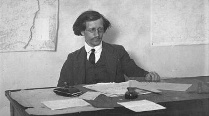 Антонов-Овсеенко – первый из первой тройки. Во главе Наркомата по военным делам