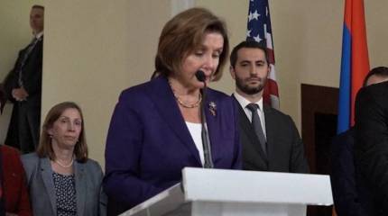 Пелоси встретилась с Пашиняном и похвалила его за то, что Армения «не переходит к режиму автократии»