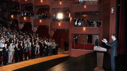 Овации сторонников, злоба врагов. Президент Сирии обратился к народу