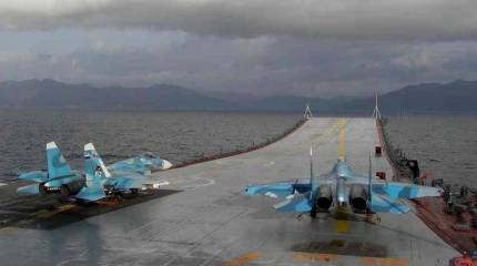 Летуны верят в силу небес. И, конечно, в посадочный трос