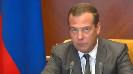 Медведев назвал "ЕР" ведущей политической силой в РФ