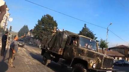 Власти Армении объявили всеобщую мобилизацию и ввели военное положение