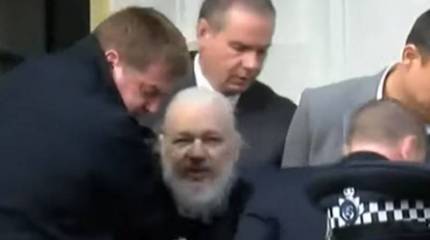 Полиция Лондона арестовала основателя WikiLeaks Джулиана Ассанжа
