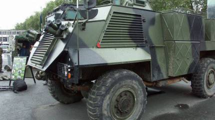 На Украину прибыли британские бронемашины Saxon