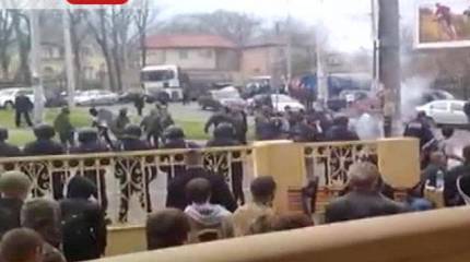 Царев сумел сбежать из осады правсеков