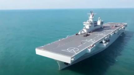 Китай спустил на воду четвертый большой десантный вертолетоносец