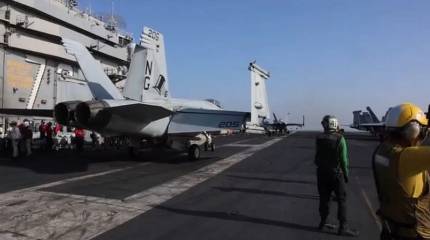 Авианосец USS Abraham Lincoln заблокировал Ормуз, встав в 200 км от Ирана