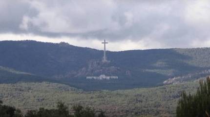 Испанские власти приняли решение в очередной раз перезахоронить останки основателя фашистской партии