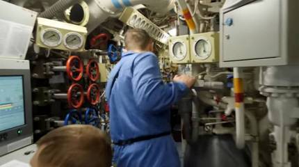 О подводных лодках, прозванных потенциальным противником «чёрными дырами»: экскурсия по субмарине