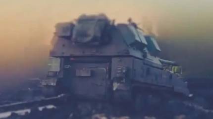 Завязшие в размокшем донбасском черноземе САУ AHS Krab ВСУ попали в кадр