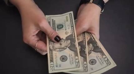 Если вы следите за долларом, то он за сутки изрядно потерял в цене