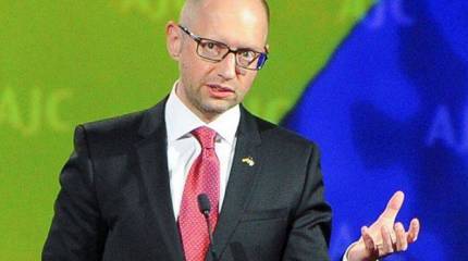 Яценюк снова попросил денег и оружия у «лидера свободного мира»