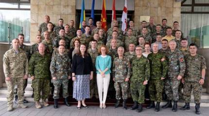 Македонию ждёт светлое будущее в качестве 30-го члена НАТО. Реклама от греков