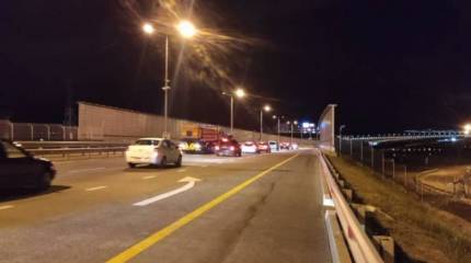 На Крымском мосту запустили движение автомобилей в реверсивном режиме