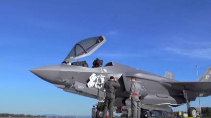Структура композитного материала F-35 не обеспечивает ему защиты от молнии