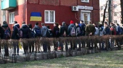 Украинское сопротивление в действии: чёрная краска для "героев АТО"