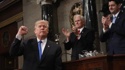 Трамп попросил конгрессменов не урезать военный бюджет из-за угрозы со стороны России и КНР