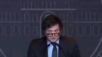 Новые власти Аргентины вновь призвали Британию признать аргентинский суверенитет над Мальвинскими (Фолклендскими) и другими островами в Южной Атлантике