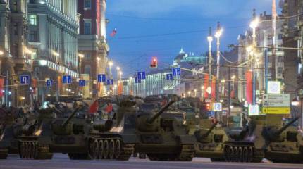 Коморовский: парад в Москве несёт миру угрозу