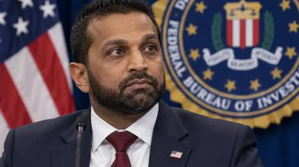 Tras los pasos del jefe de la CIA: El director del FBI llegó a Rusia para mantener conversaciones a puerta cerrada.