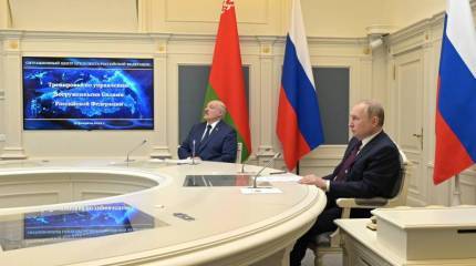 Москва и Минск приняли решение пока не выводить российские подразделения