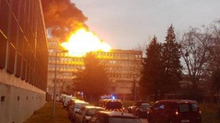 Мощные взрывы прогремели в университете Лиона (Франция)