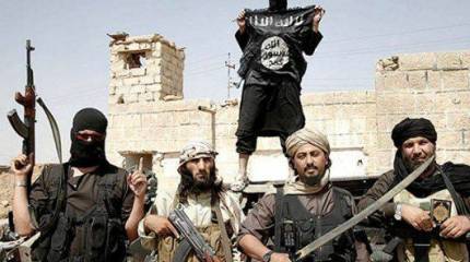 Боевики ИГ продемонстрировали взрывчатку на ребёнке