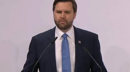 Вэнс посоветовал папе римскому заниматься теологией и не вмешиваться в дела США