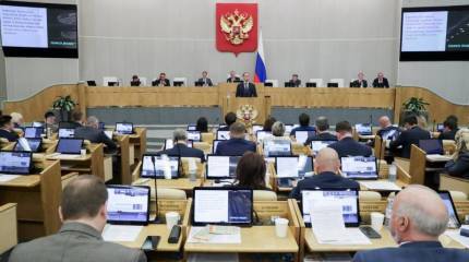 В Госдуме предложили разрешить заключать первые контракты на службу в ВС России с призванными на службу выпускниками школ