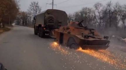 В сети показали вариант «искромётной» транспортировки подбитой БРДМ ВСУ