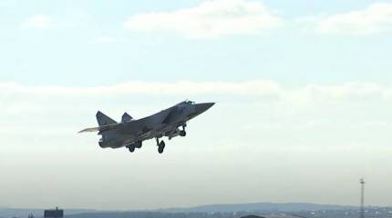 В Сети появилось видео полётов МиГ-31 в ближних слоях стратосферы