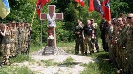 В Ровно появился памятник Сашко Билому