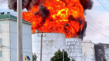 Показано видео сгоревших резервуаров нефтебазы близ порта «Южный» под Одессой