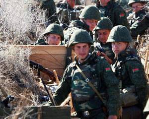 Белорусское войско скатывается в каменный век