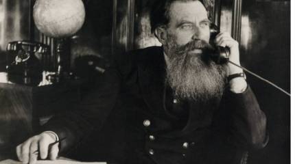 Отто Юльевич Шмидт — советский исследователь Арктики