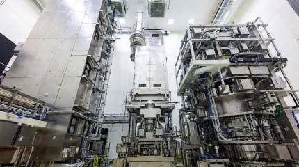 Китай назвал анекдотом слова США о «секретной» отправке 180-тонного EUV-сканера