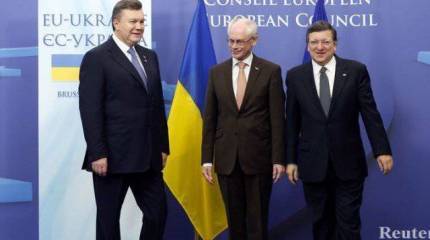 Янукович выбирает ассоциацию с ЕС