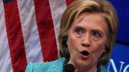 И хвалит, и ругает