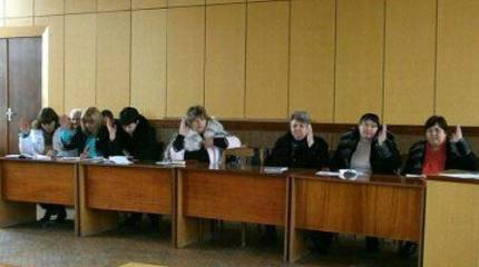 Театр абсурда: Украинские муниципалитеты обязывают голосовать по вопросу признания России "агрессором"