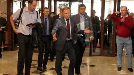 Кучма предлагает не оставлять конфликт в Донбассе "замороженным"