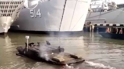 Раритетные БТР-50ПК стоят на службе у морпехов Индонезии