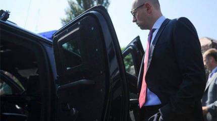 Яценюк ищет "новых качественных чиновников"