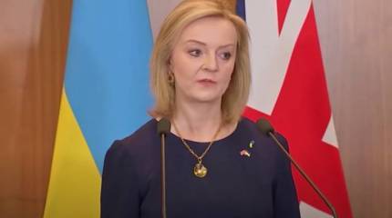 Главу МИД Британии высмеяли за слова о намерении вернуть экономику России в «советскую эпоху»