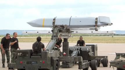 Новые модификации смогут достигнуть Москвы: Трамп рассматривает возможность передачи Украине дальнобойных ракет JASSM