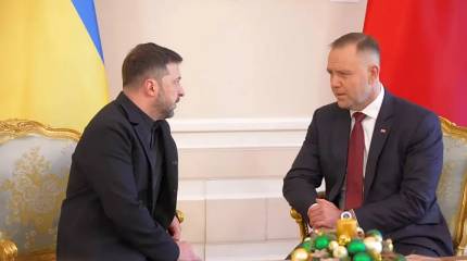 Президент Польши вручил Зеленскому книгу «Документы Волынского преступления»